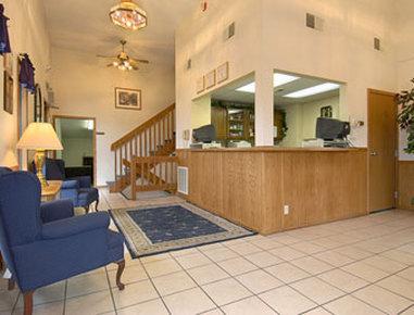 Super 8 By Wyndham Norfolk Motel Exterior foto